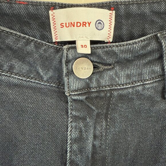 Sundry Womens Denim Jeans Star Embroidery Dark Wash Cropped Size 30 Stylish - Picture 11 of 11